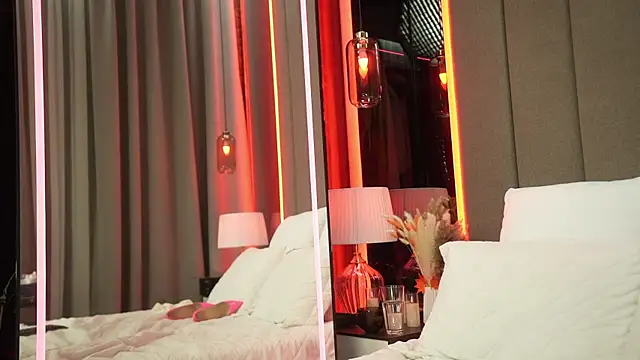 Snapshot of Arte_Adelle chatting on December 4, 5:06 am Arte Adelle online show from December 4, 5:06 am