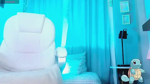 Snapshot of CoralineRicce_ chatting on December 31, 3:45 am CoralineRicce online show from December 31, 3:45 am