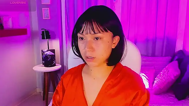 Snapshot of CoralineRicce_ chatting on January 24, 5:42 am CoralineRicce online show from January 24, 5:42 am