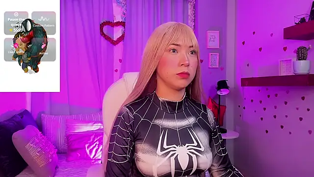 Snapshot of CoralineRicce_ chatting on February 19, 5:27 am CoralineRicce online show from February 19, 5:27 am