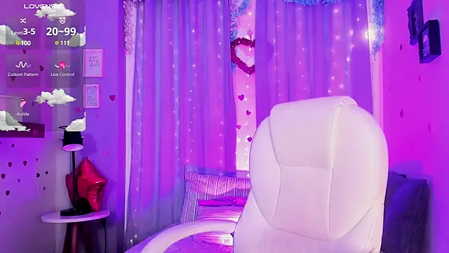 Snapshot of CoralineRicce_ chatting on February 25, 8:14 am CoralineRicce online show from February 25, 8:14 am