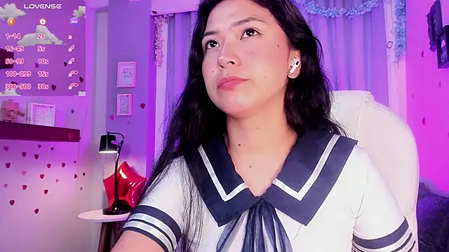 Snapshot of CoralineRicce_ chatting on March 14, 8:42 am CoralineRicce online show from March 14, 8:42 am