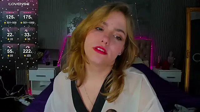 Snapshot of DellaRowe chatting on December 26, 1:32 pm DellaRowe online show from December 26, 1:32 pm