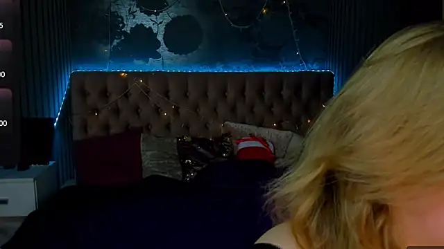 Snapshot of DellaRowe chatting on January 2, 7:18 pm DellaRowe online show from January 2, 7:18 pm