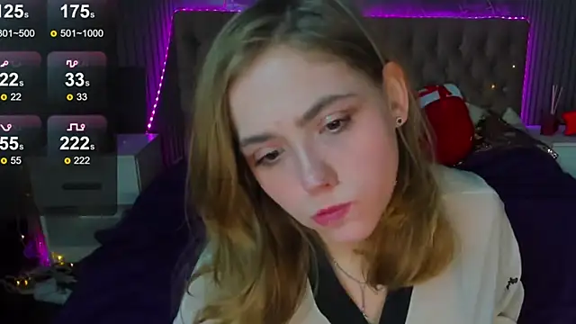 Snapshot of DellaRowe chatting on January 6, 1:19 pm DellaRowe online show from January 6, 1:19 pm