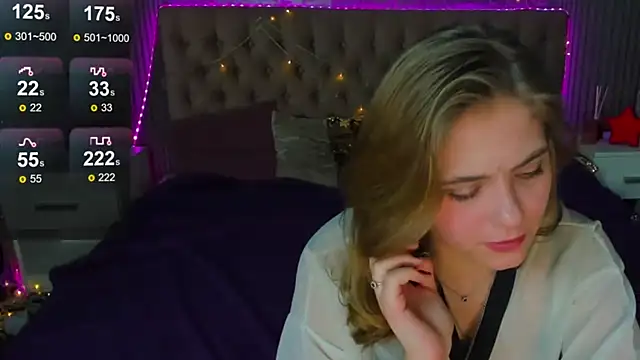 Snapshot of DellaRowe chatting on January 6, 7:24 pm DellaRowe online show from January 6, 7:24 pm