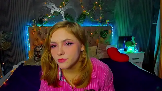Snapshot of DellaRowe chatting on January 20, 1:00 pm DellaRowe online show from January 20, 1:00 pm