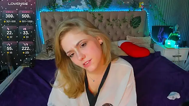 Snapshot of DellaRowe chatting on January 22, 5:06 pm DellaRowe online show from January 22, 5:06 pm