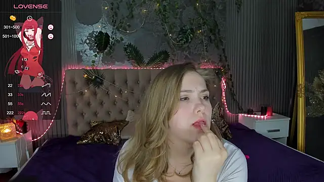 Snapshot of DellaRowe chatting on March 5, 4:57 pm DellaRowe online show from March 5, 4:57 pm