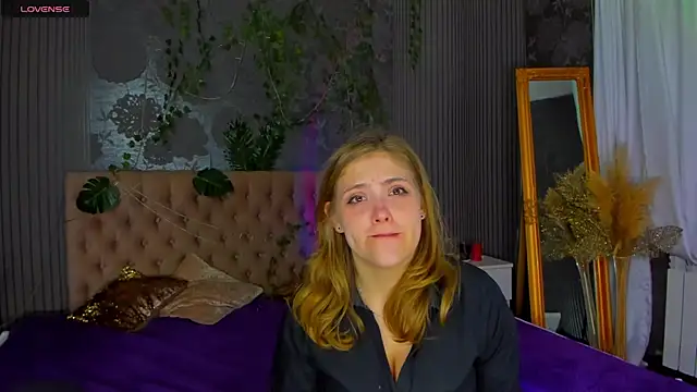 Snapshot of DellaRowe chatting on March 11, 1:01 pm DellaRowe online show from March 11, 1:01 pm
