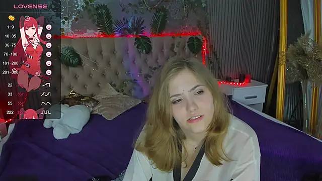Snapshot of DellaRowe chatting on March 13, 4:34 pm DellaRowe online show from March 13, 4:34 pm