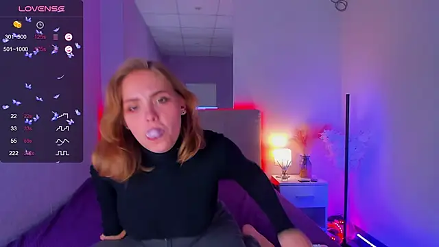 Snapshot of DellaRowe chatting on October 6, 12:24 pm DellaRowe online show from October 6, 12:24 pm