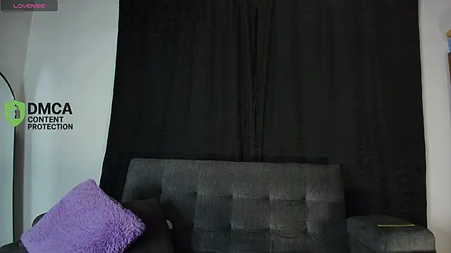 yungelitamor  online show from May 7, 5:02 am