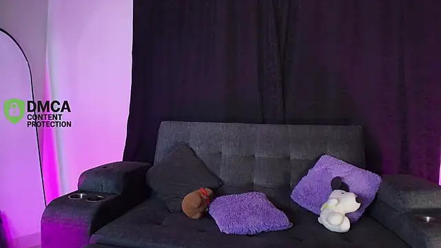 yungelitamor  online show from May 21, 5:25 am
