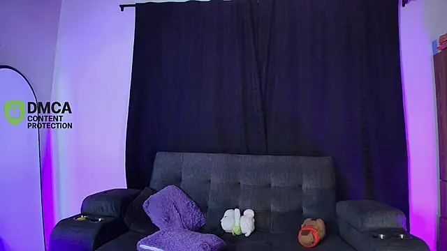 yungelitamor  online show from May 28, 5:27 am