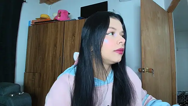 yungelitamor  online show from July 27, 5:25 am