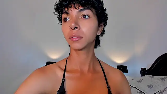 Snapshot of xhenisa_ chatting on January 26, 3:36 pm xhenisa online show from January 26, 3:36 pm