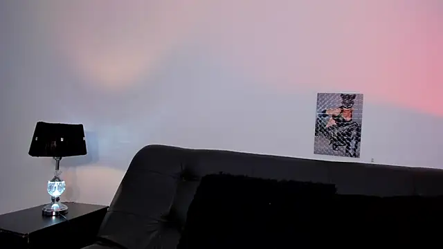 Snapshot of xhenisa_ chatting on February 1, 11:16 pm xhenisa online show from February 1, 11:16 pm