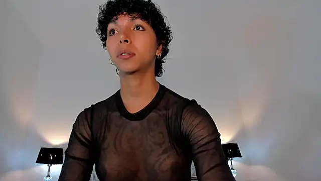 Snapshot of xhenisa_ chatting on March 15, 8:10 pm xhenisa online show from March 15, 8:10 pm