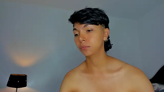 Snapshot of xhenisa_ chatting on September 14, 3:44 pm xhenisa online show from September 14, 3:44 pm