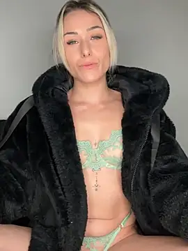 Snapshot of petrouchkaaa_ chatting on January 19, 8:51 pm petrouchkaaa online show from January 19, 8:51 pm