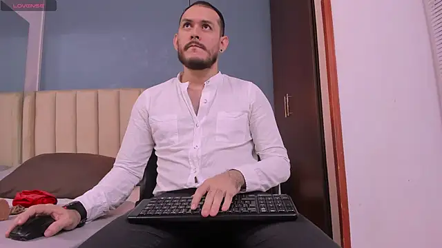 jeanpiere  online show from November 6, 3:29 am