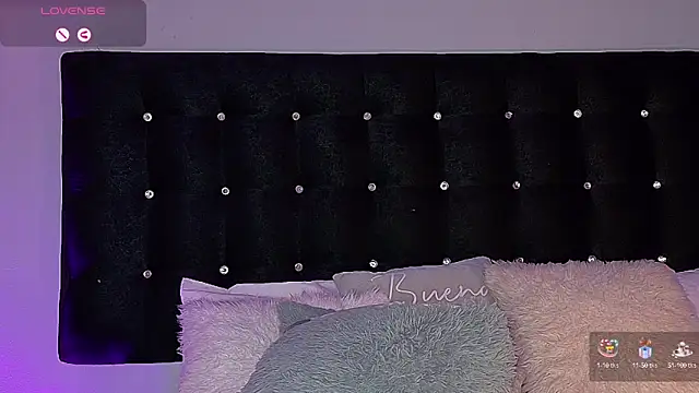 charlotteeruss online show from December 27, 12:07 am