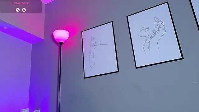 charlotteeruss online show from February 20, 8:58 pm