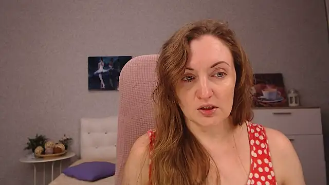 Snapshot of BettyFootFetish chatting on November 14, 12:26 pm BettyFootFetish online show from November 14, 12:26 pm