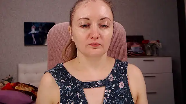 Snapshot of BettyFootFetish chatting on May 16, 10:52 pm BettyFootFetish online show from May 16, 10:52 pm