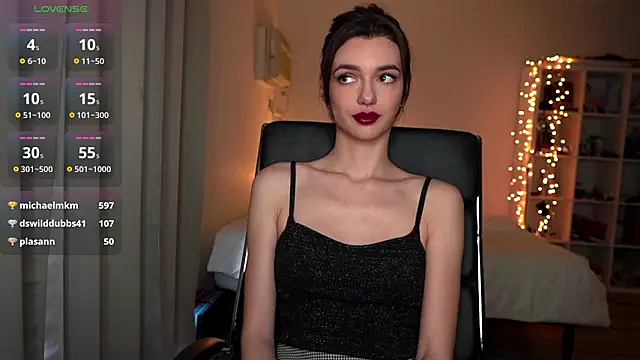 olivia jeas online show from February 13, 12:50 am