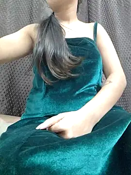 Snapshot of Roshni_98 chatting on February 15, 12:01 pm Roshni 98 online show from February 15, 12:01 pm