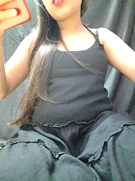 Snapshot of Roshni_98 chatting on May 5, 7:11 pm Roshni 98 online show from May 5, 7:11 pm
