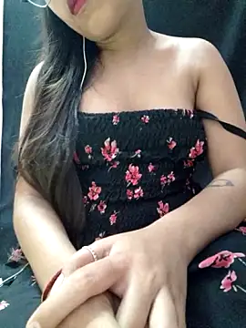 Snapshot of Roshni_98 chatting on June 7, 5:06 pm Roshni 98 online show from June 7, 5:06 pm