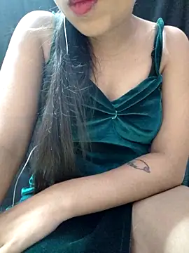 Snapshot of Roshni_98 chatting on June 10, 5:50 am Roshni 98 online show from June 10, 5:50 am