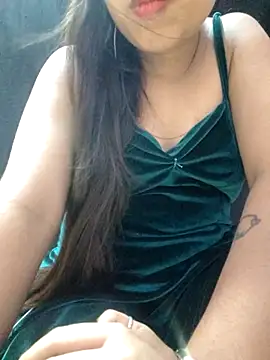 Snapshot of Roshni_98 chatting on June 14, 2:30 pm Roshni 98 online show from June 14, 2:30 pm