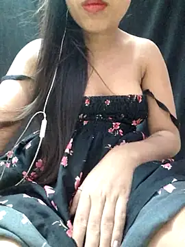 Snapshot of Roshni_98 chatting on June 24, 6:56 am Roshni 98 online show from June 24, 6:56 am