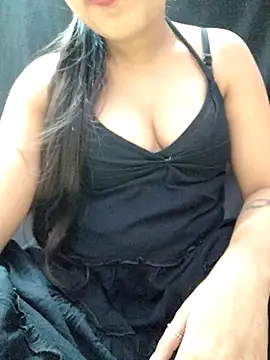 Snapshot of Roshni_98 chatting on July 11, 8:33 pm Roshni 98 online show from July 11, 8:33 pm