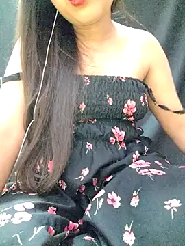 Snapshot of Roshni_98 chatting on July 17, 6:42 am Roshni 98 online show from July 17, 6:42 am