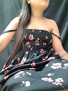 Snapshot of Roshni_98 chatting on July 17, 6:57 pm Roshni 98 online show from July 17, 6:57 pm