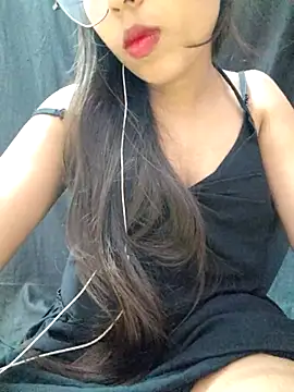 Snapshot of Roshni_98 chatting on July 28, 6:31 pm Roshni 98 online show from July 28, 6:31 pm