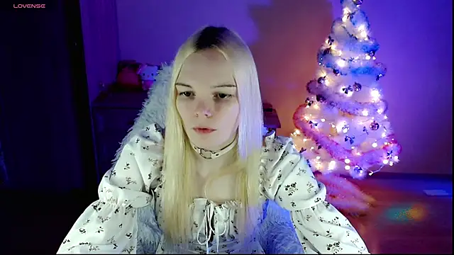 Emily Nyaffee online show from December 17, 9:05 pm