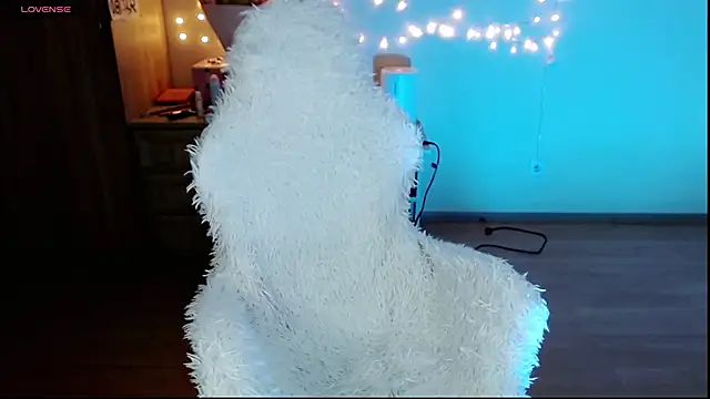 Emily Nyaffee online show from March 20, 10:18 pm