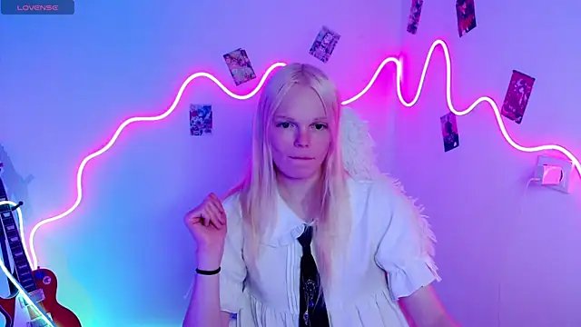 Emily Nyaffee online show from October 3, 11:57 pm