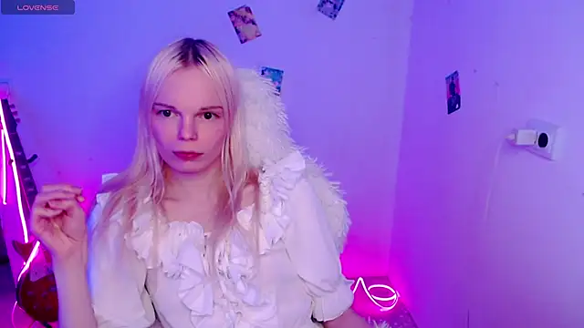 Emily Nyaffee online show from December 2, 12:16 am