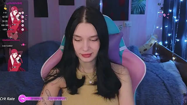 Snapshot of Amanda_Tender chatting on December 3, 9:23 pm Amanda Tender online show from December 3, 9:23 pm