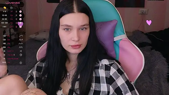 Snapshot of Amanda_Tender chatting on January 9, 9:16 pm Amanda Tender online show from January 9, 9:16 pm