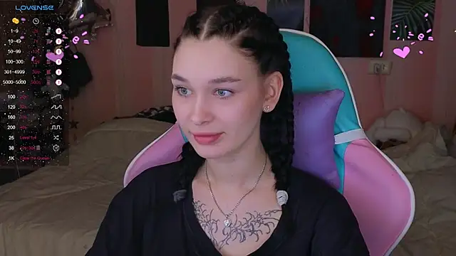 Snapshot of Amanda_Tender chatting on February 27, 9:25 pm Amanda Tender online show from February 27, 9:25 pm