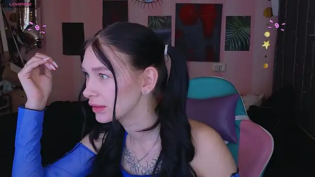 Snapshot of Amanda_Tender chatting on March 19, 8:11 pm Amanda Tender online show from March 19, 8:11 pm