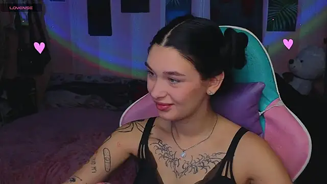 Snapshot of Amanda_Tender chatting on September 23, 12:24 am Amanda Tender online show from September 23, 12:24 am